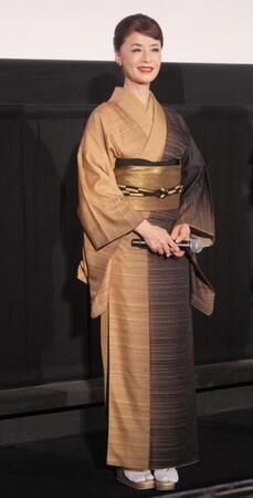 　イベントに華やかな着物姿で登場した大地真央