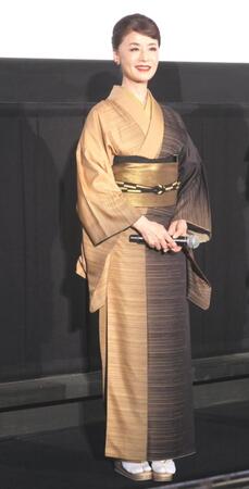 　イベントに華やかな着物姿で登場した大地真央