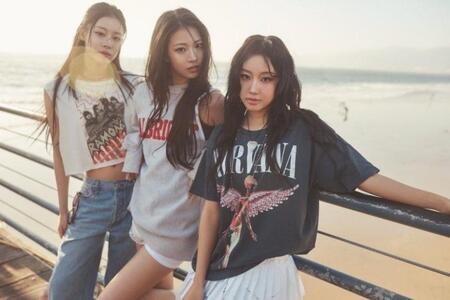 　ａｂｌｕｍｅの公式Ｘ＠ａｂｌｕｍｅ＿ｏｆｆｉｃｉａｌより　ＦＩＦＴＹ　ＦＩＦＴＹを脱退した３人はａｂｌｕｍｅとして再出発した