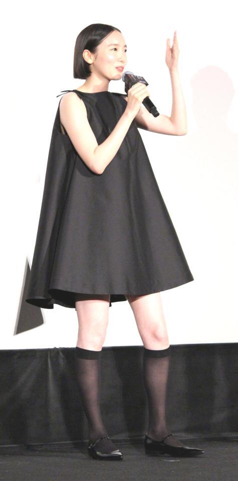 　舞台あいさつに登壇した飯豊まりえ