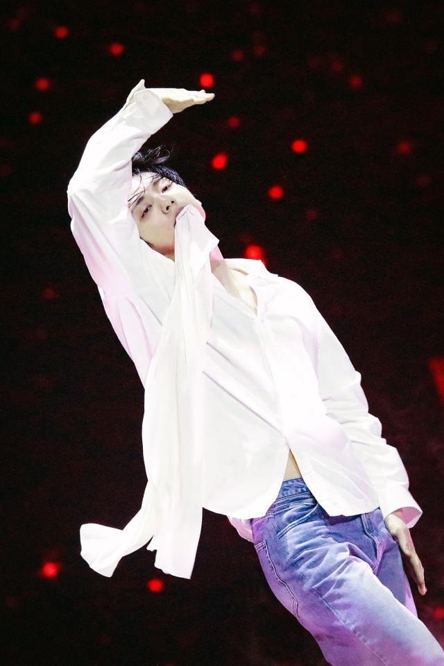 　パフォーマンスするＳＯＯＢＩＮ　ⓟ＆©　ＢＩＧＨＩＴ　ＭＵＳＩＣ