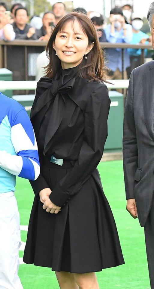 　榎本加奈子さん＝２３年１０月、東京競馬場