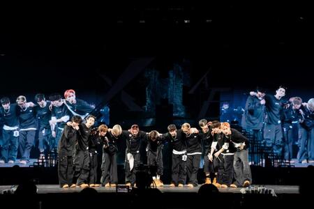 　ライブを行ったＩＮＩ　©ＬＡＰＯＮＥ　ＥＮＴＥＲＴＡＩＮＭＥＮＴ