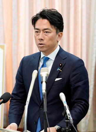 　政府備蓄米放出の新方式を発表した小泉農相