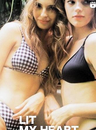 　ほしのあき着用のビキニ（左）。ＡＬＥＸＩＡ　ＳＴＡＭの公式インスタグラム＠ａｌｅｘｉａｓｔａｍ＿ｏｆｆｉｃｉａｌより