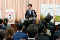 　コメ問題に特化した「集中対応チーム」の発足式で発言する小泉農相