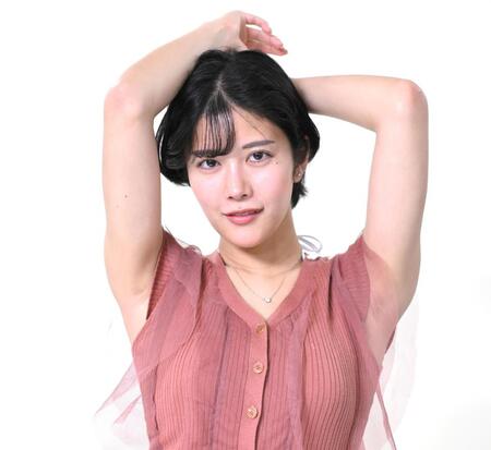 　大人びた表情を見せる仲原ちえ（撮影・堀内翔）