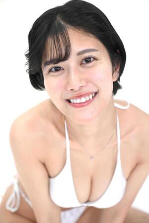 　かわいらしい笑顔を見せる仲原ちえ（撮影・堀内翔）