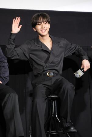 　ＥＮＧＥＮＥとイベントを楽しむＥＮＨＹＰＥＮのＪＵＮＧＷＯＮ（撮影・吉澤敬太）