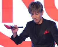 　一筆書きを披露する木村拓哉（撮影・西岡正）