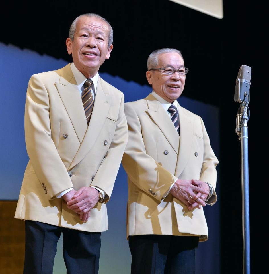 　「昭和のいる・こいる」ののいるさん（右）とこいるさん