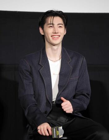 　笑顔を見せるＳＵＮＧＨＯＯＮ（撮影・吉澤敬太）