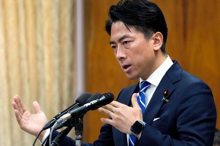 　衆院農林水産委で立憲民主党の野田代表の質問に答弁する小泉農相