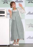 　エプロン姿でふっくらお腹を披露する辻希美