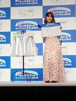 　ロングライフ牛乳のイベントに登場した小倉優子