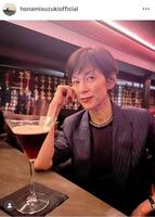 　娘たちが選んでくれた写真。鈴木保奈美のインスタグラム＠ｈｏｎａｍｉｓｕｚｕｋｉｏｆｆｉｃｉａｌより