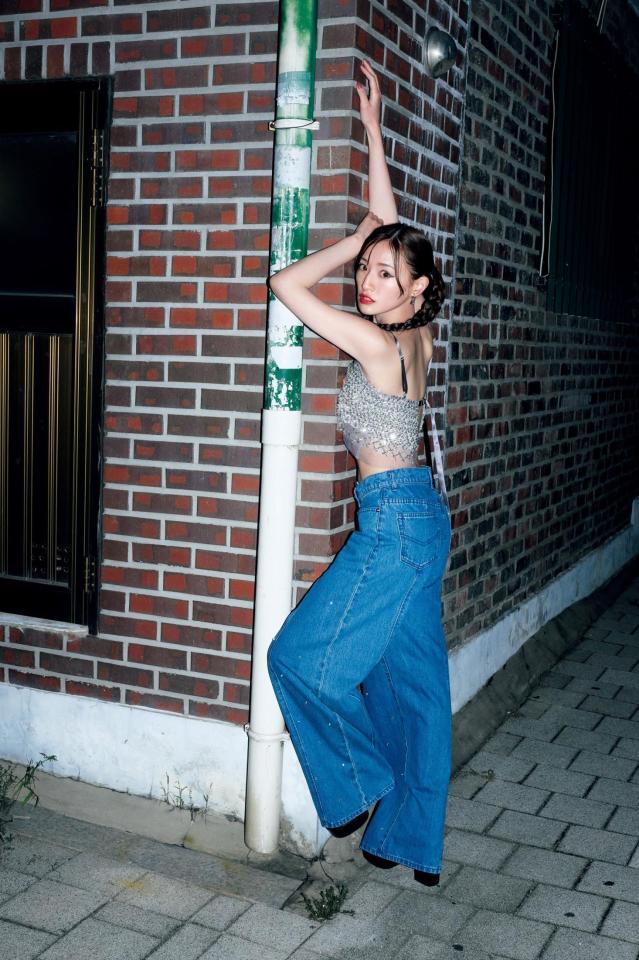 　中田花奈の２ｎｄ写真集内収録カット©笠井爾示／講談社