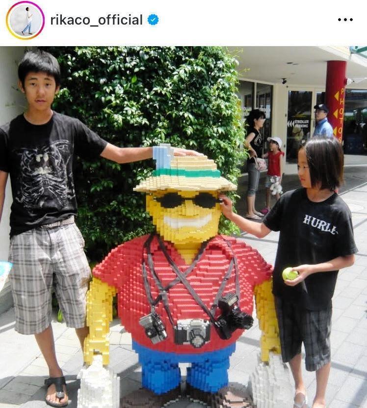 　長男中学生、次男小学生の頃。ＲＩＫＡＣＯのインスタグラム＠ｒｉｋａｃｏ＿ｏｆｆｉｃｉａｌより