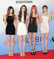 　セクシーなドレスで登場したａｅｓｐａ（撮影・吉澤敬太）