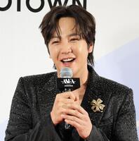 　「ａｅｓｐａを聞いています」と明かし照れるチャン・グンソク（撮影・吉澤敬太）