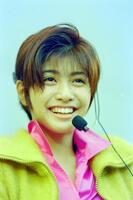 　１９９４年１１月、ライブを行った内田有紀＝大阪城野外音楽堂