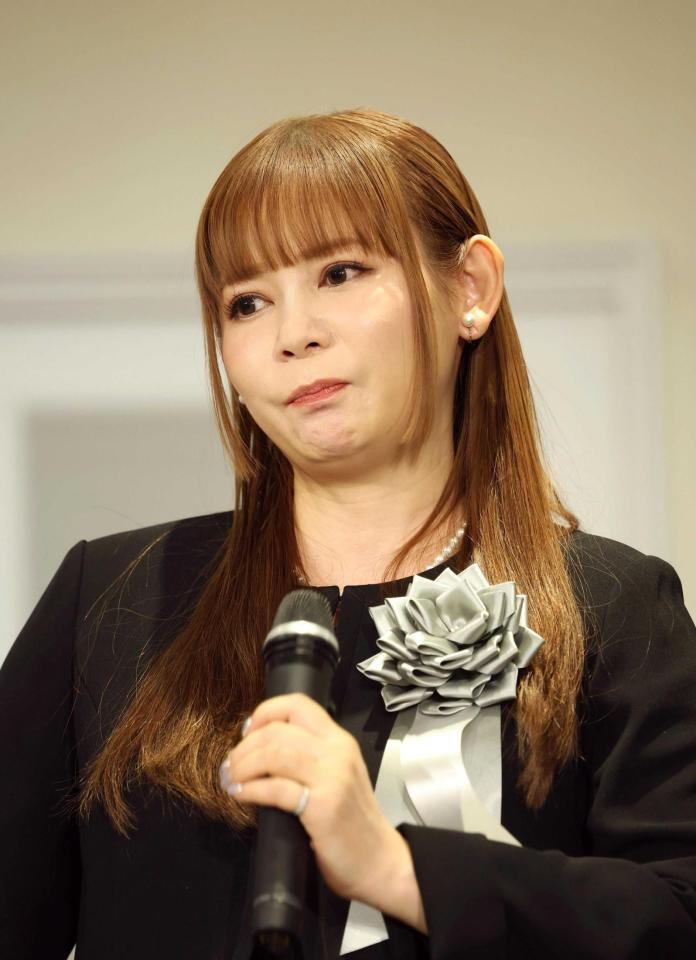 　目に涙を浮かべる中川翔子