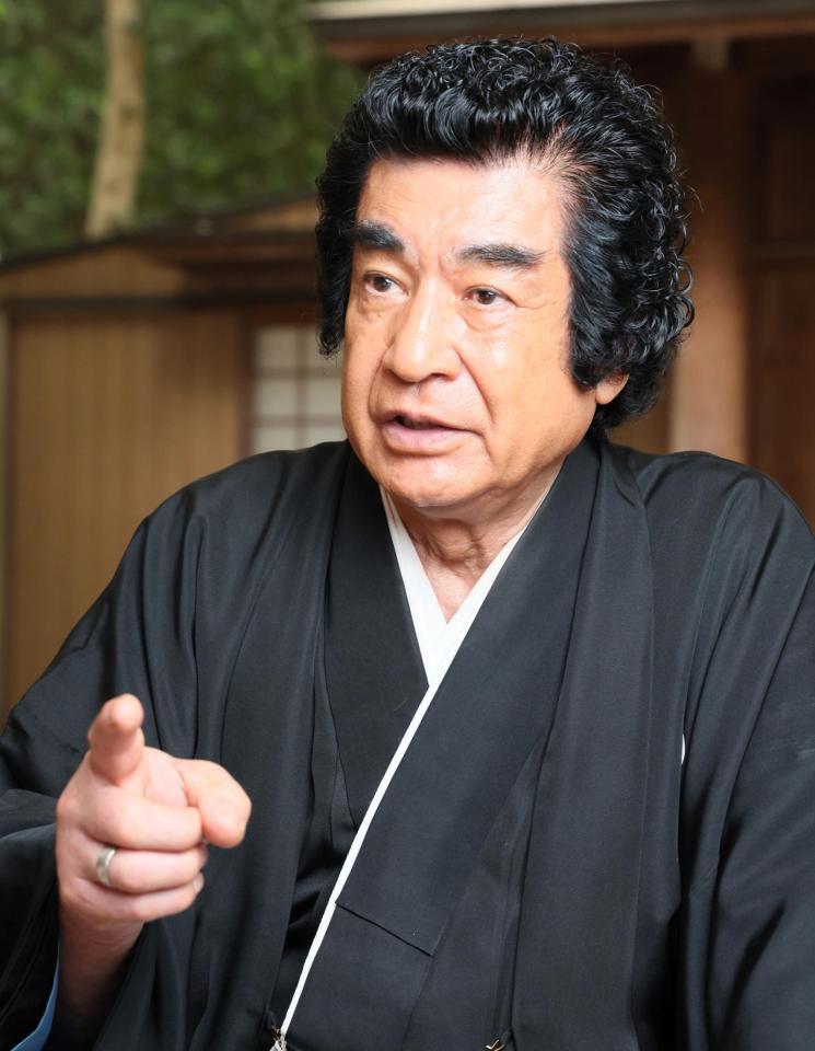 　取材に応じる藤岡弘、（撮影・石井剣太郎）