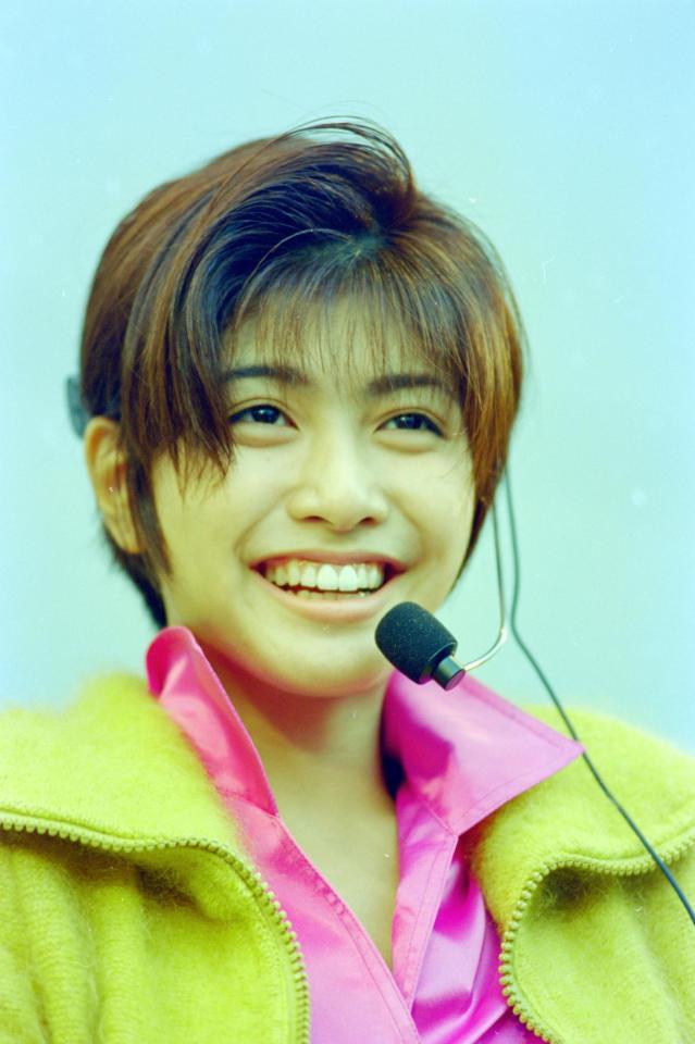 　１９９４年１１月、ライブを行った内田有紀＝大阪城野外音楽堂