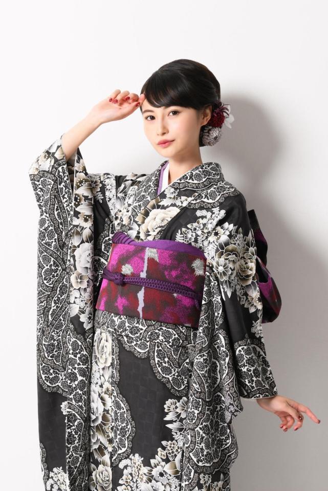 　小室哲哉氏が書き下ろした新曲をリリースする望月琉叶