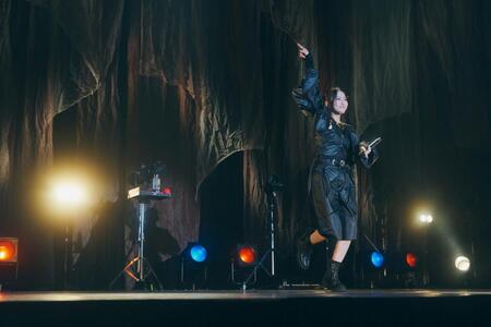 　「ＲＩＨＯ　ＳＡＹＡＳＨＩ　ＢＩＲＴＨＤＡＹ　Ｆａｎ　Ｍｅｅｔｉｎｇ-ＰＬＡＹ　ＧＲＯＵＮＤ！-ｖｏｌ．４」でパフォーマンスを行う鞘師里保