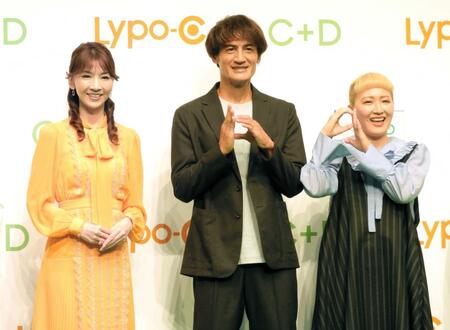 　イベントに登壇した（左から）君島十和子さん、本並健治、丸山桂里奈＝２０２３年９月