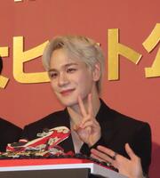 　２３歳の誕生日を祝福されるＪＯ１豆原一成