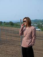 　自身のワイン畑に降り立ったＹＯＳＨＩＫＩ