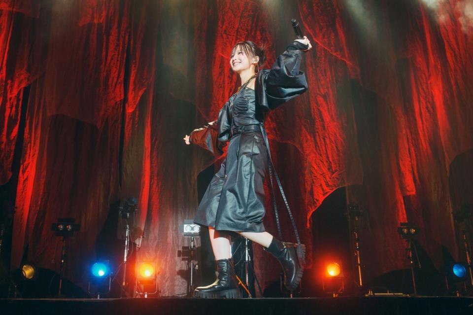 　「ＲＩＨＯ　ＳＡＹＡＳＨＩ　ＢＩＲＴＨＤＡＹ　Ｆａｎ　Ｍｅｅｔｉｎｇ-ＰＬＡＹ　ＧＲＯＵＮＤ！-ｖｏｌ．４」でパフォーマンスを行う鞘師里保