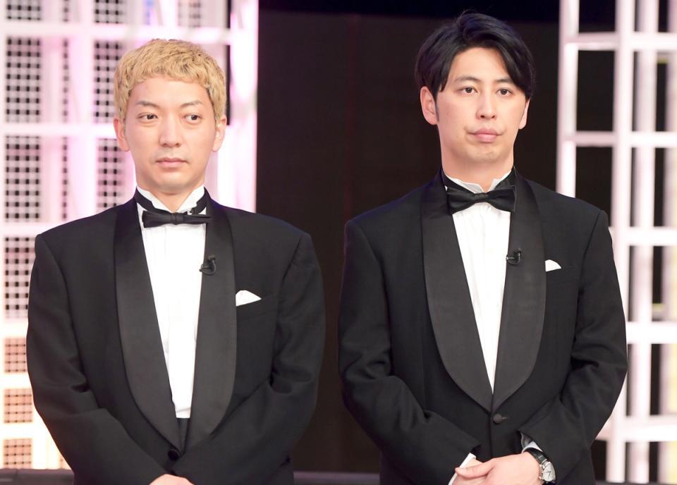 　ニューヨーク・嶋佐和也（左）と屋敷裕政