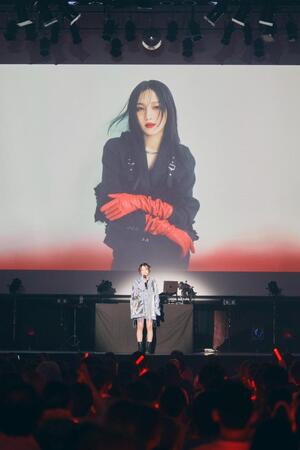 　「ＲＩＨＯ　ＳＡＹＡＳＨＩ　ＢＩＲＴＨＤＡＹ　Ｆａｎ　Ｍｅｅｔｉｎｇ-ＰＬＡＹ　ＧＲＯＵＮＤ！-ｖｏｌ．４」でパフォーマンスを行う鞘師里保