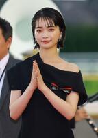 　見上愛（撮影・石湯恒介）