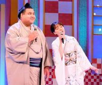 ２月、国技館で夫婦デュエットを披露した高安と杜このみ