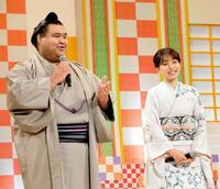 ２月、夫婦でトークを展開する高安と杜このみ