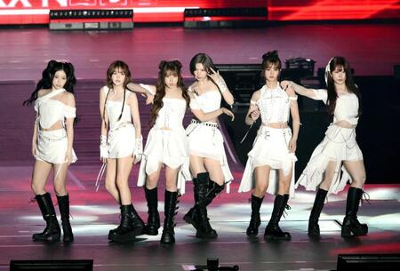 　ファンコンサートを開催したＮＭＩＸＸの（左から）キュジン、リリー、ジウ、ベイ、ソリュン、ヘウォン（撮影・堀内翔）