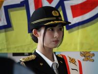 　一日警察署長を務めた井本彩花