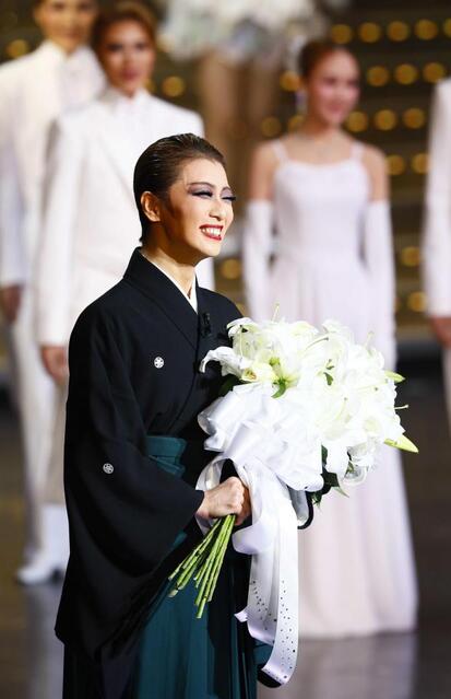 宝塚星組トップスター・礼真琴 本拠に別れ「星組最高！幸せな一日でご