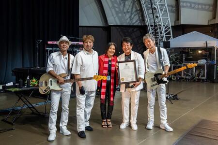 　ハワイ州から感謝状を受け取ったＴＵＢＥ