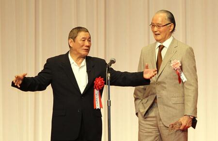 　長嶋茂雄氏との思い出話で爆笑を誘うビートたけし=２０１０年２月