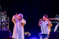 　夏の番長である前田亘輝（右）と冬の女王である広瀬香美がコラボ