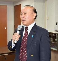 　取材に応じ、「わが長嶋茂雄は永久に不滅です」と悼むプリティ長嶋さん