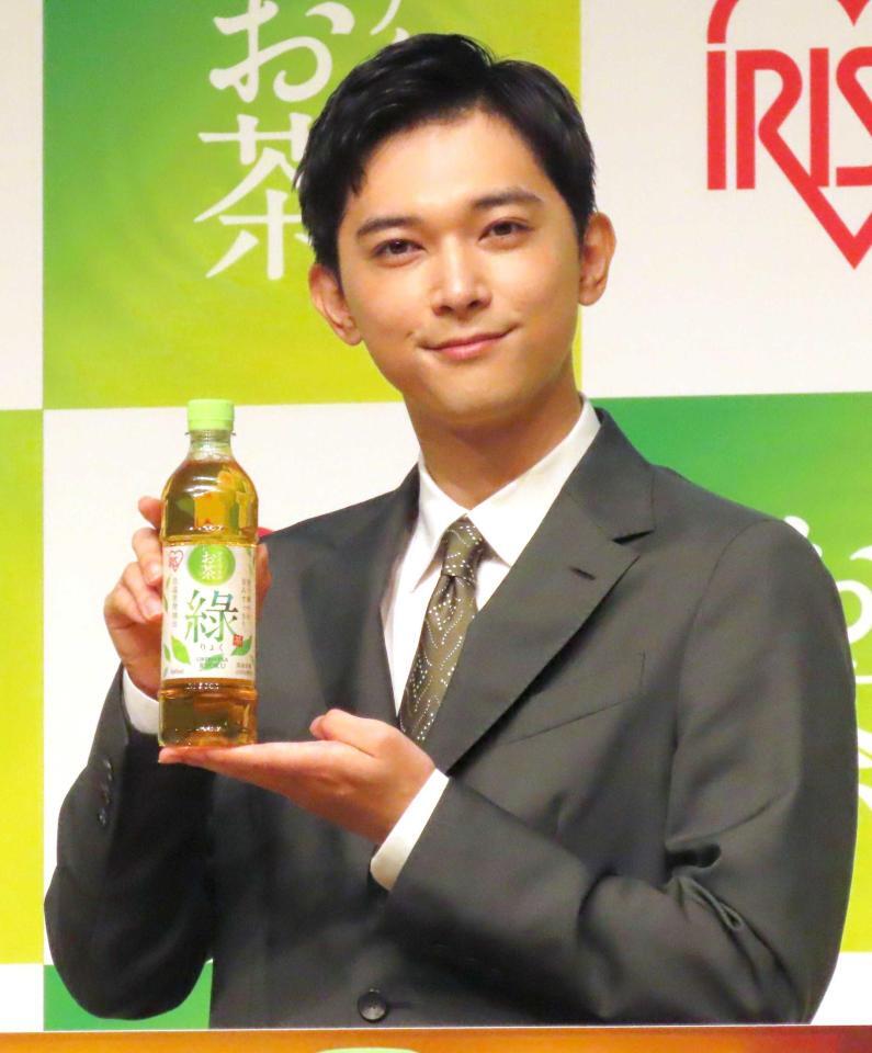　アイリスオーヤマ緑茶飲料新商品発表会に出席した吉沢亮