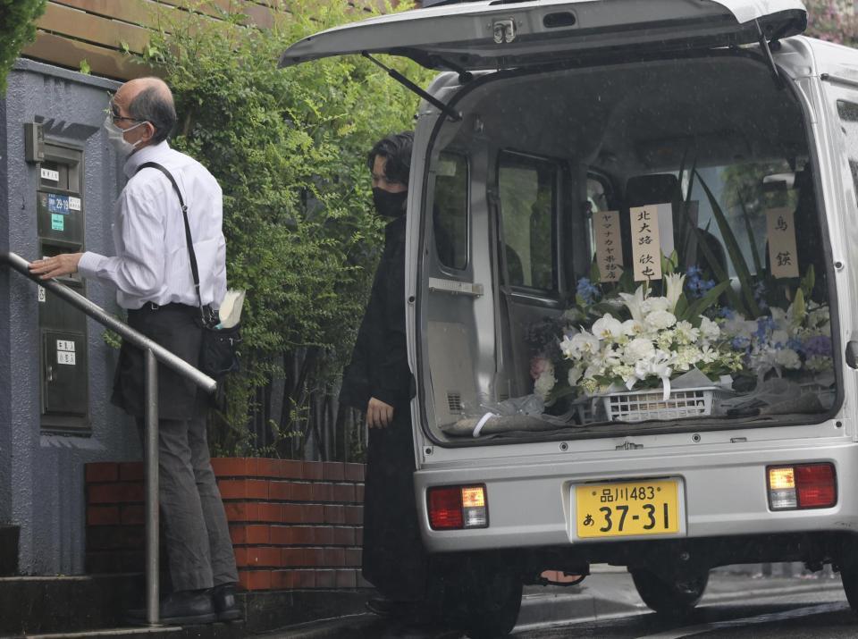 　長嶋茂雄さん宅に届けられた北大路欣也からの花