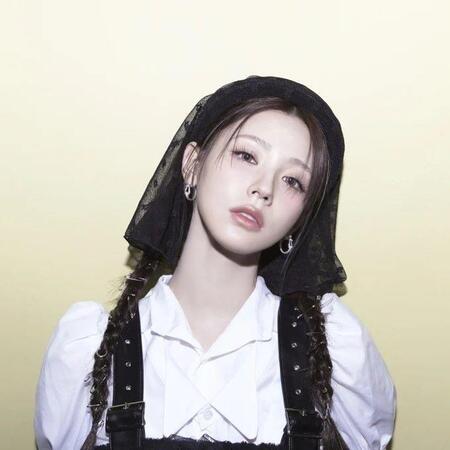 　韓国放送局・ＳＢＳの公式Ｘ＠ｂｅｍｙｂｏｙｚ＿ｔｗｔより　「Ｂ：ＭＹ　ＢＯＹＺ」のＭＣを務めるｉ-ｄｌｅのミヨン