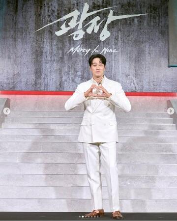 　Ｎｅｔｆｌｉｘ　Ｋｏｒｅａの公式インスタグラム＠ｎｅｔｆｌｉｘｋｒより　ドラマ「広場」で主演を務めたソ・ジソブ